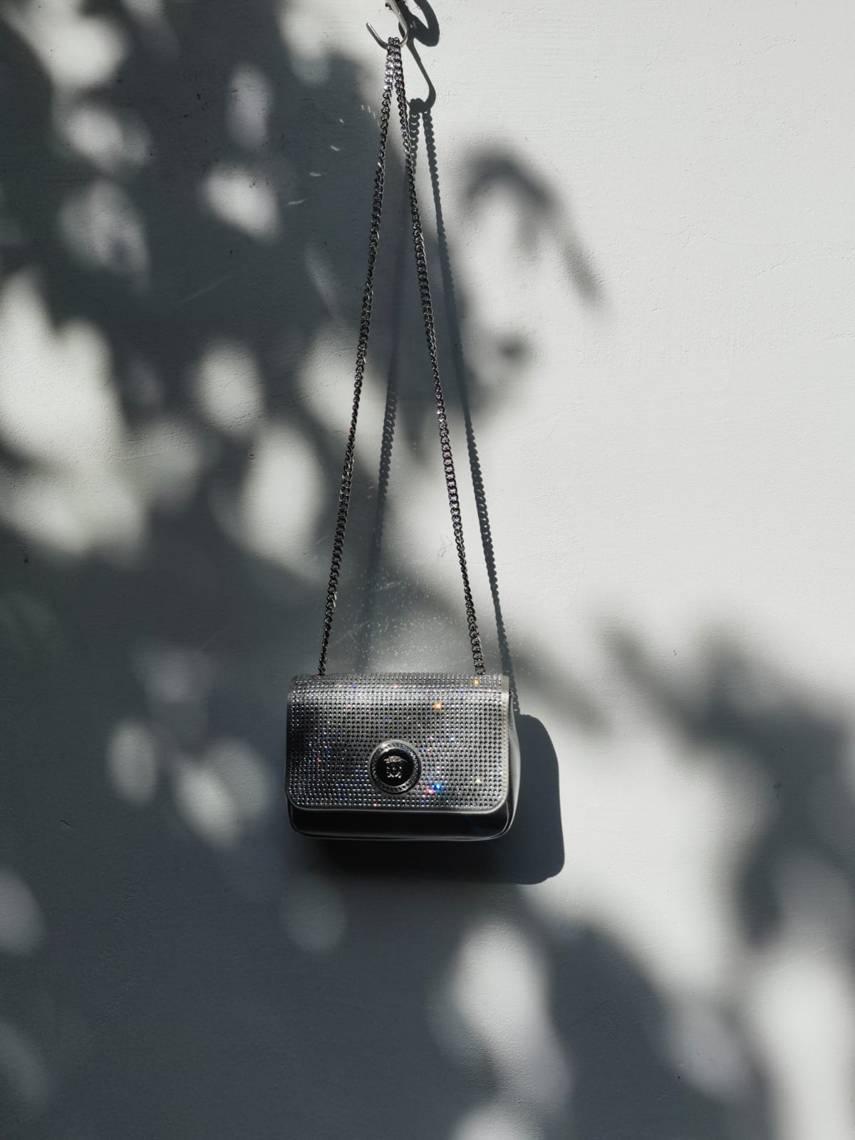 VERSACE
Crystal-Embellished La Medusa Icon Chain Crossbody Bag