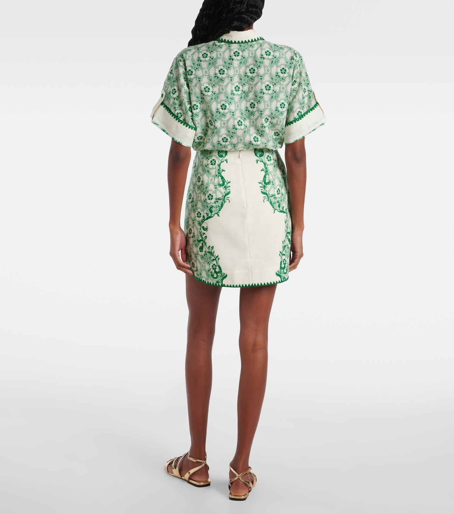 00102 ALÉMAIS
Olive Printed Shirt & Miniskirt Set