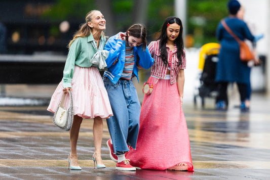 Carrie Bradshaw, Reimagined: 2025 Style Moments from “And Just Like That”
