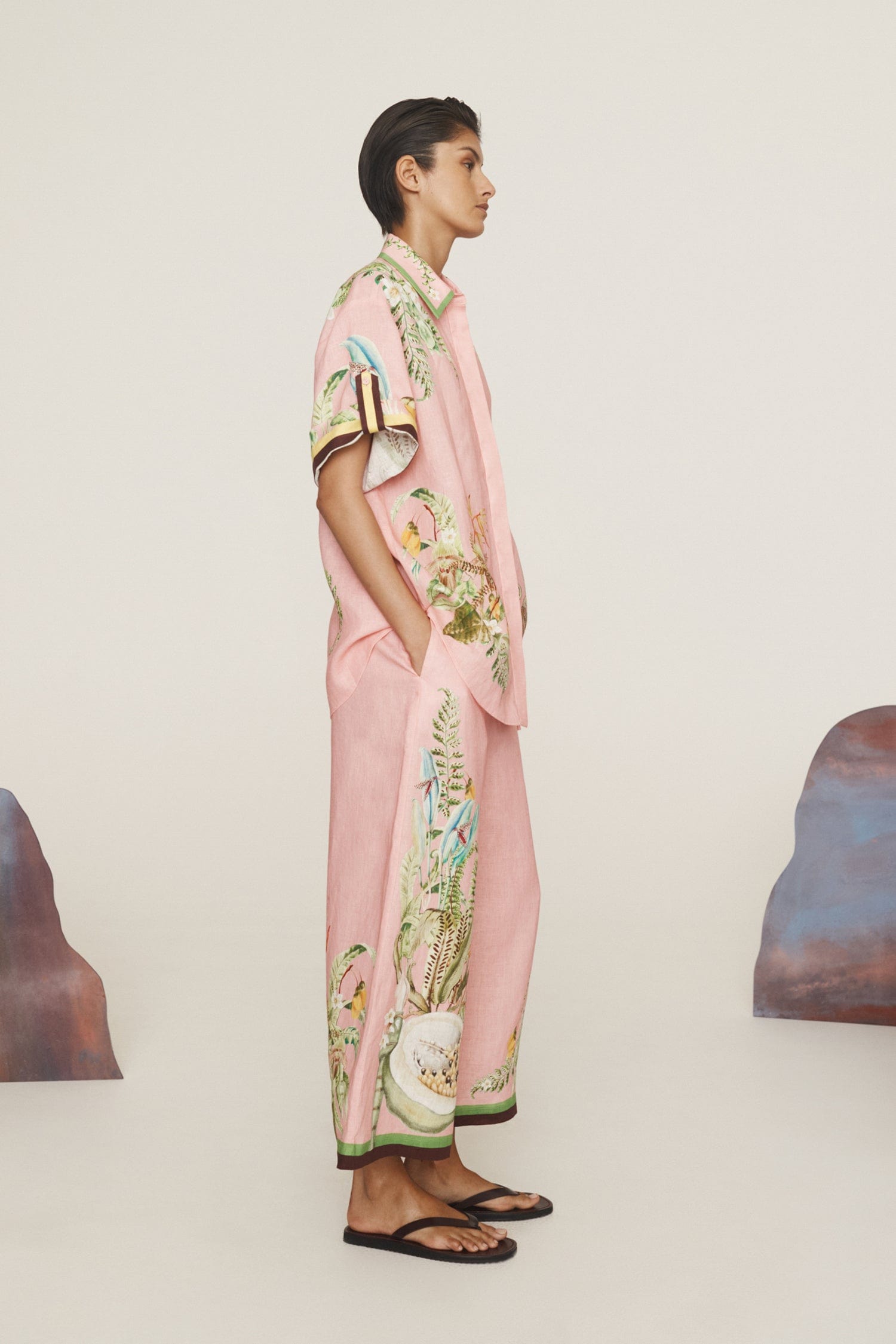 0111 ALÉMAIS

Papaya Shirt & Pant Set