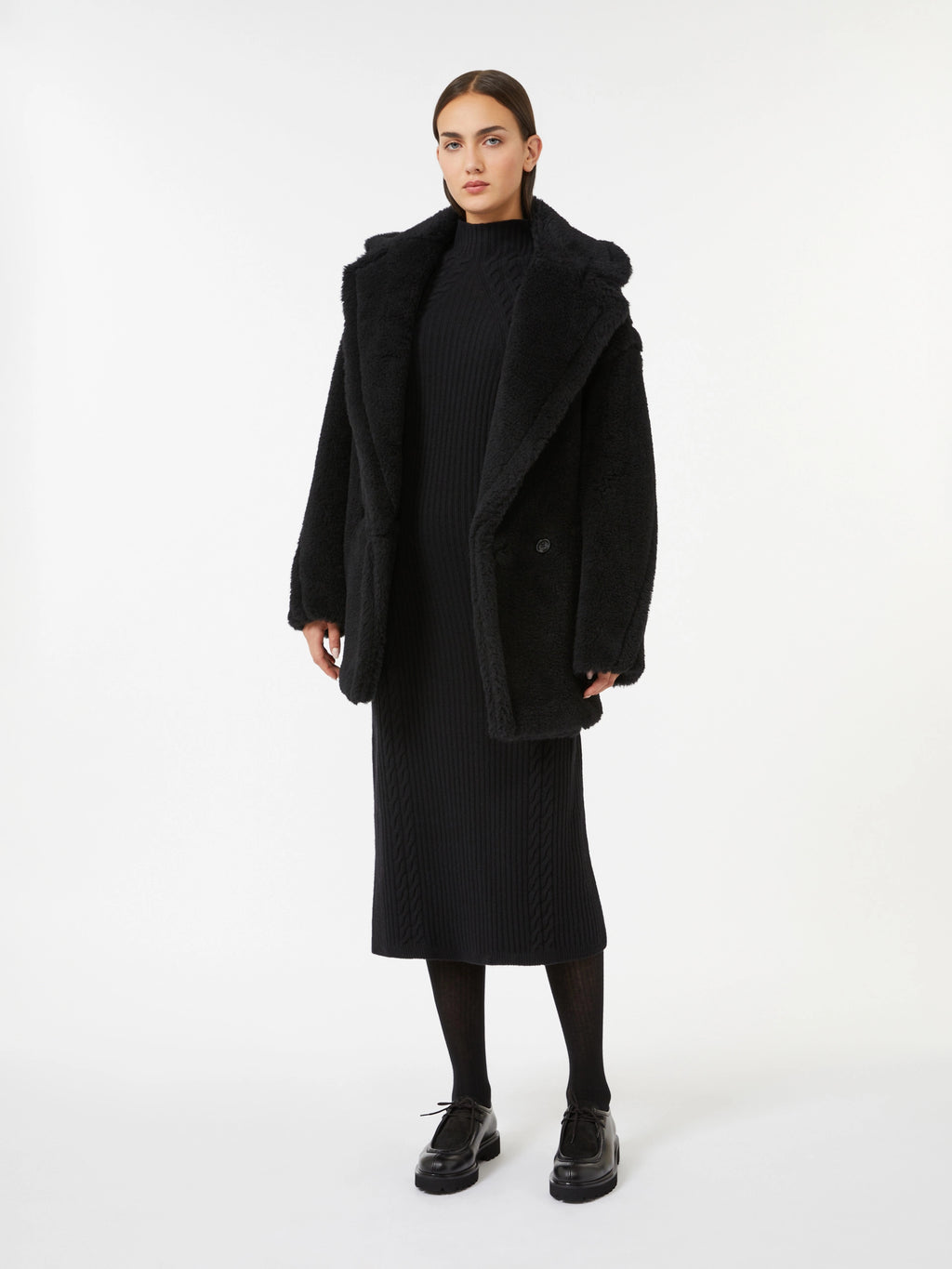 MAX MARA
Olga Teddy Bear Short Coat – Black