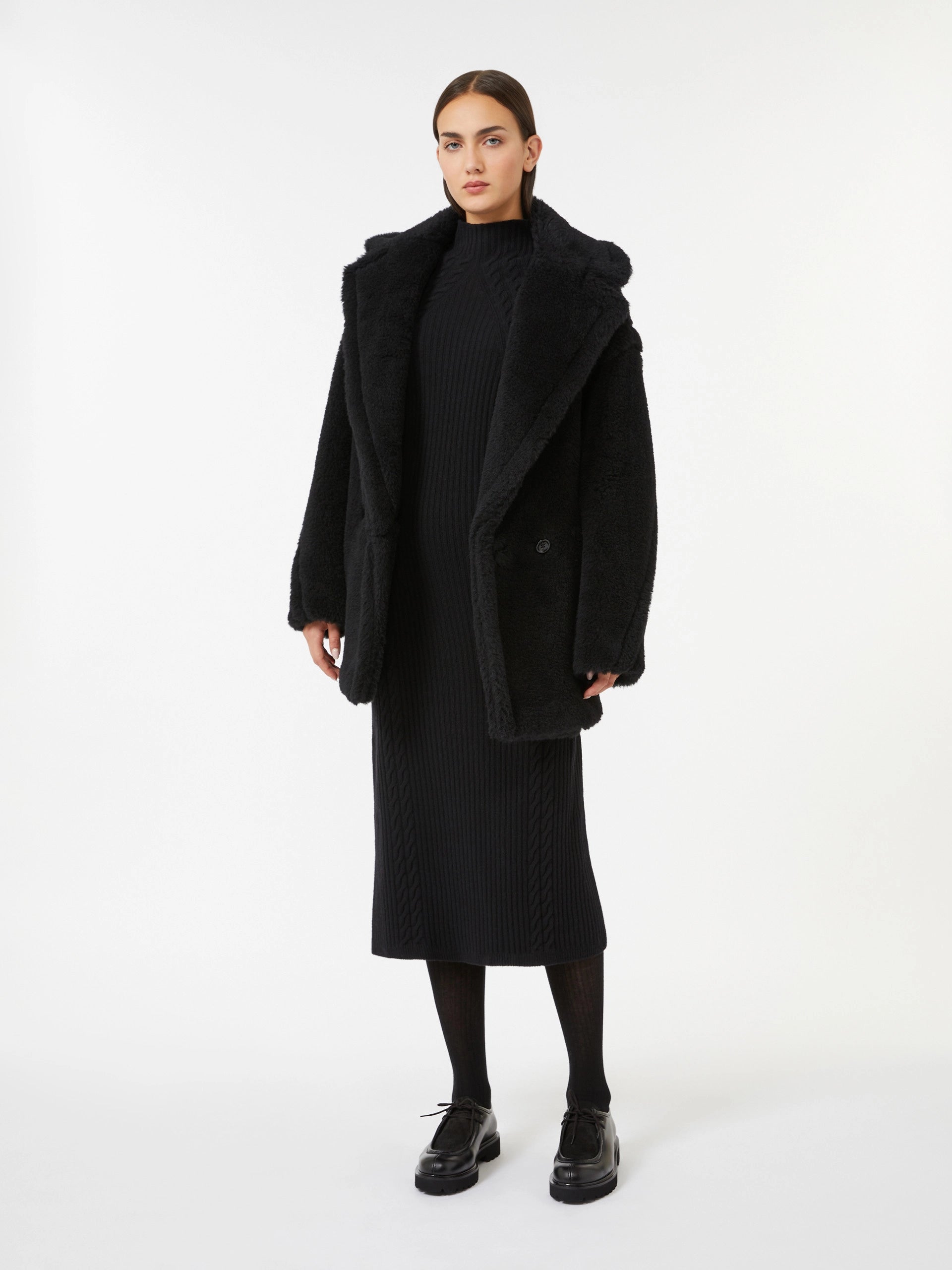 MAX MARA
Olga Teddy Bear Short Coat – Black