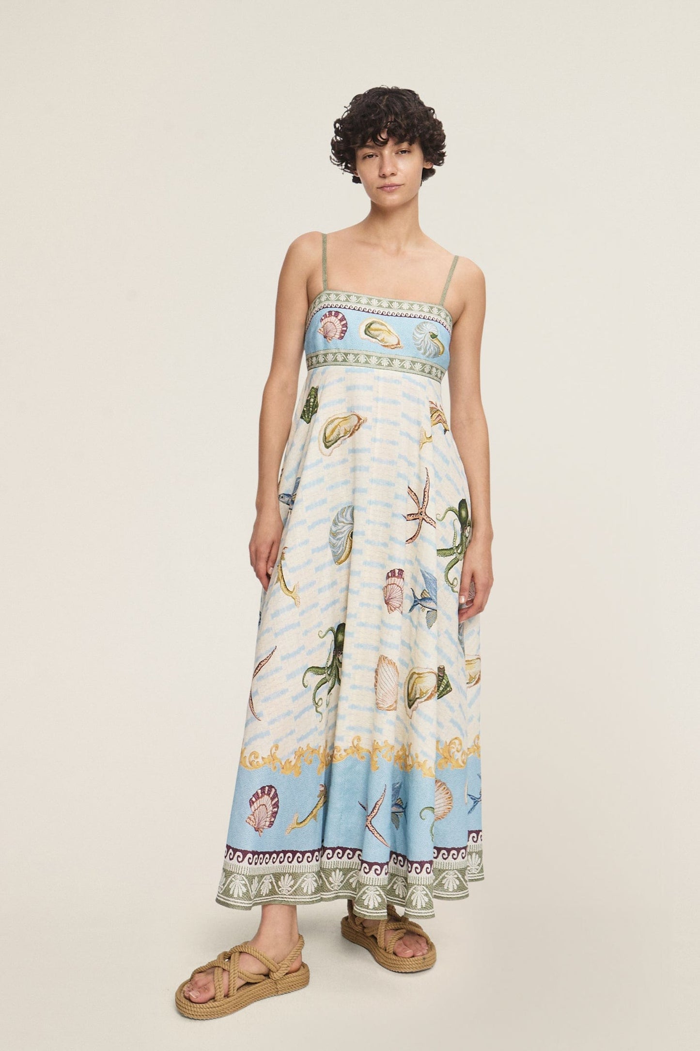 0114 ALÉMAIS

Bath House Linen Sundress