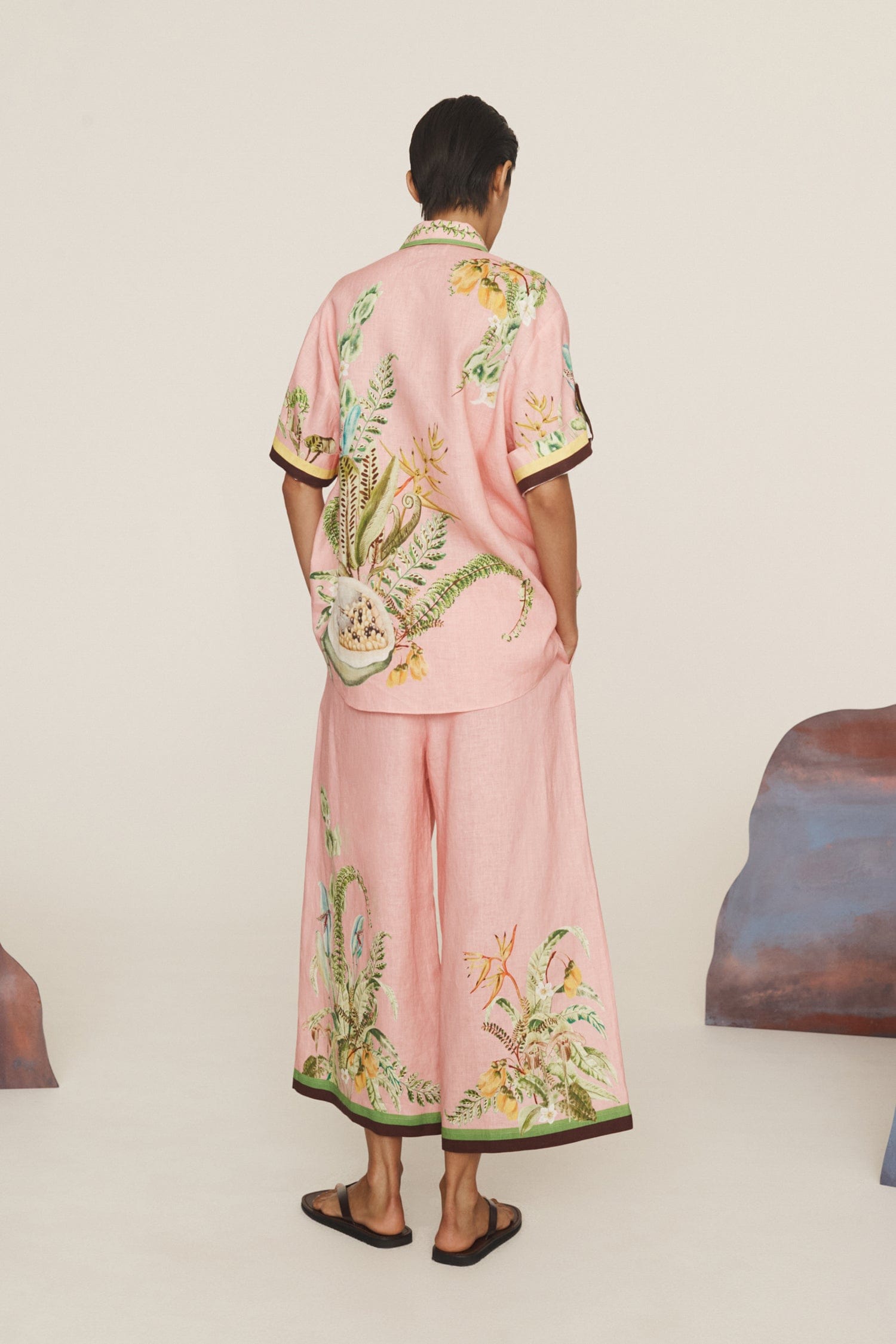 0111 ALÉMAIS

Papaya Shirt & Pant Set