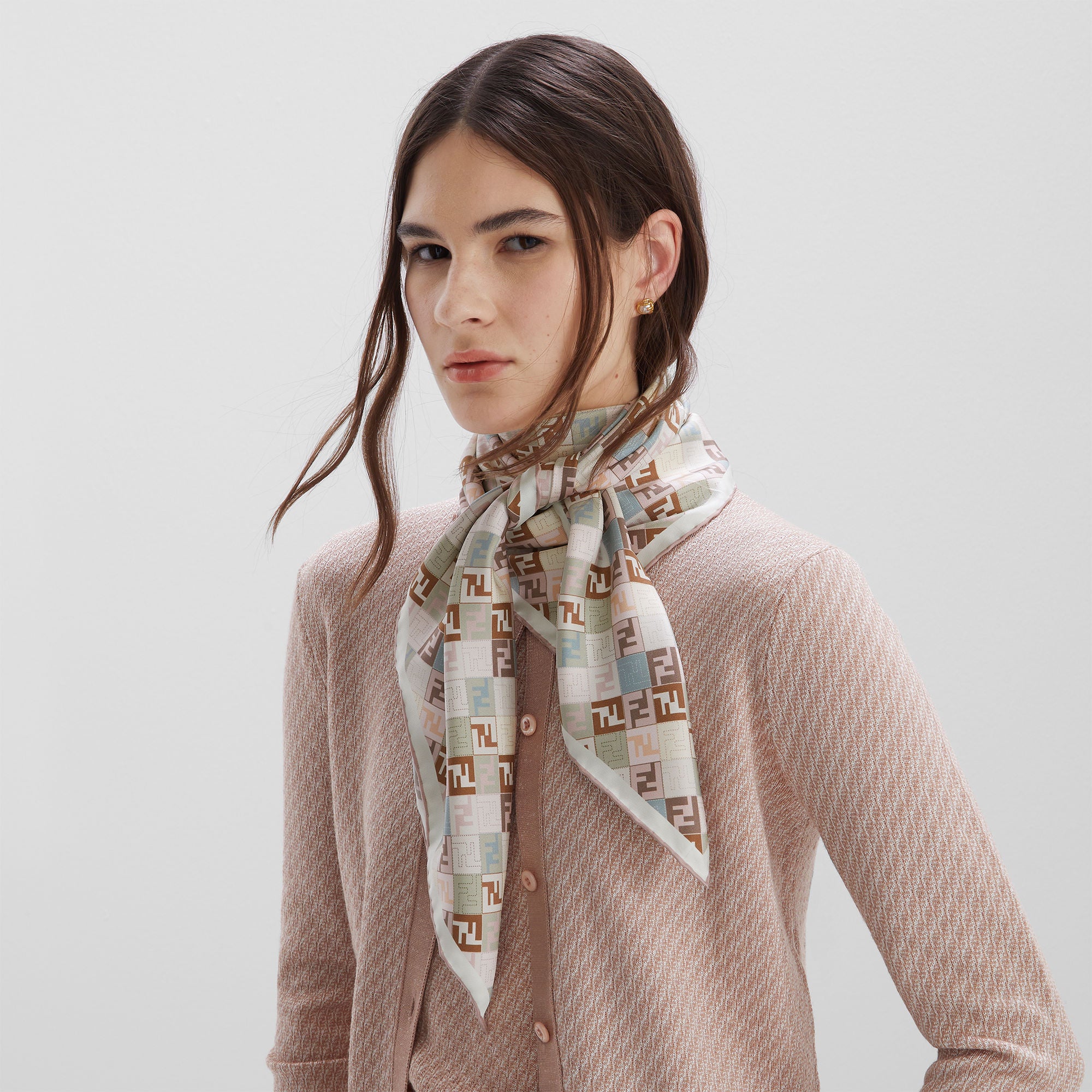 FENDI

FF Foulard – Beige Silk