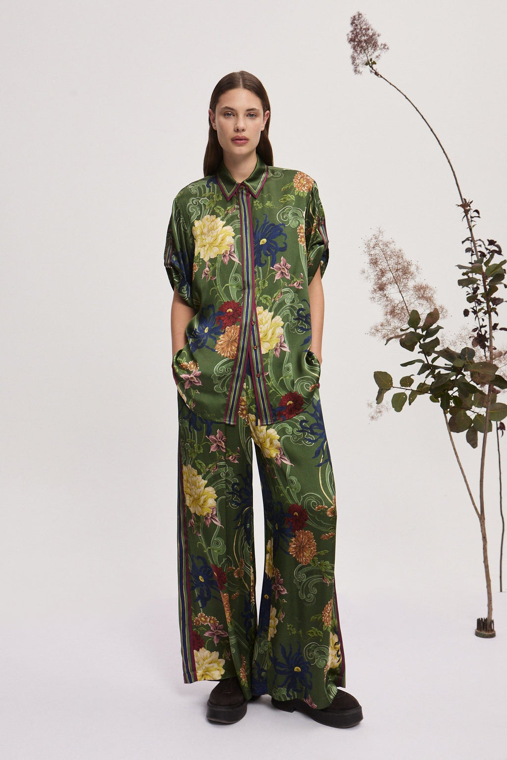 0102 ALÉMAIS

Avery Silk Shirt & Pant Set