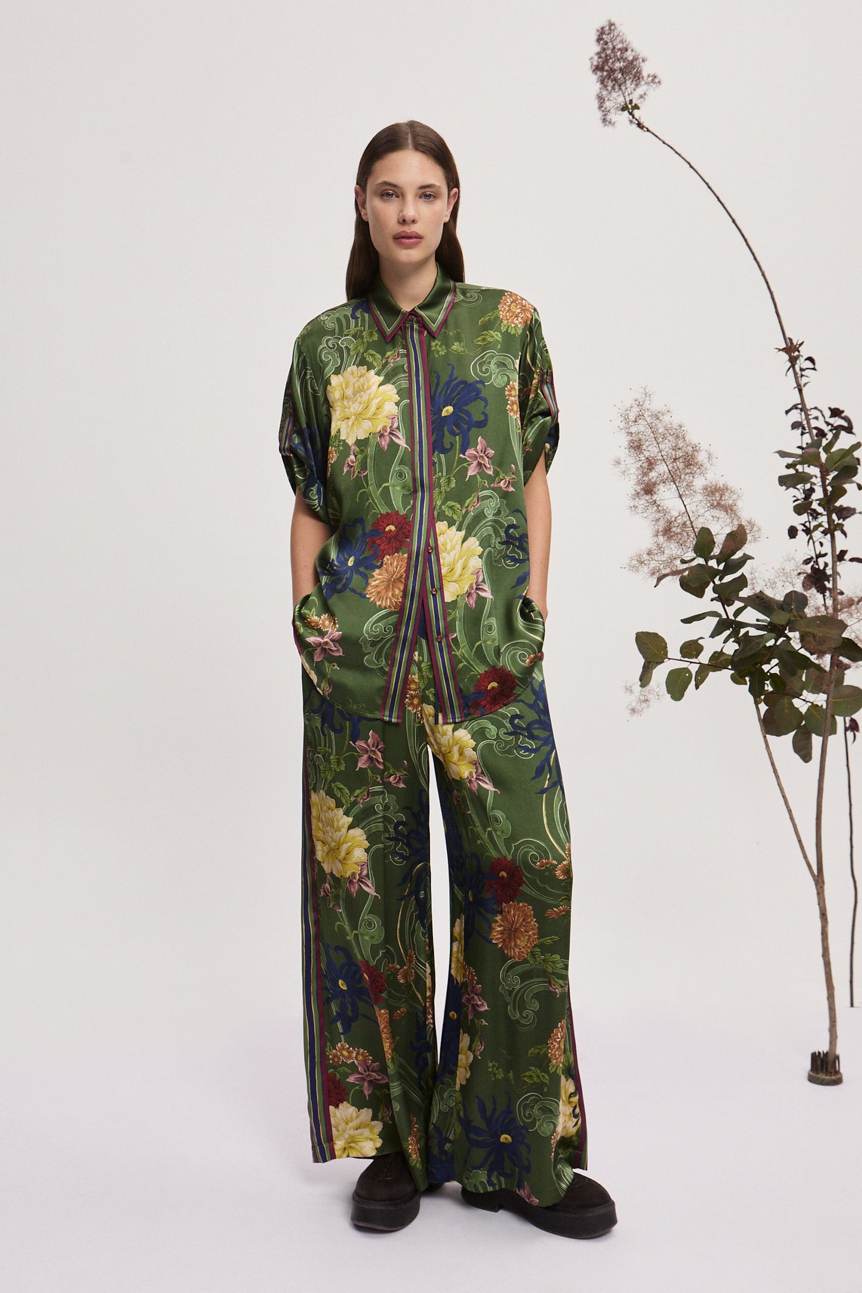 0102 ALÉMAIS

Avery Silk Shirt & Pant Set