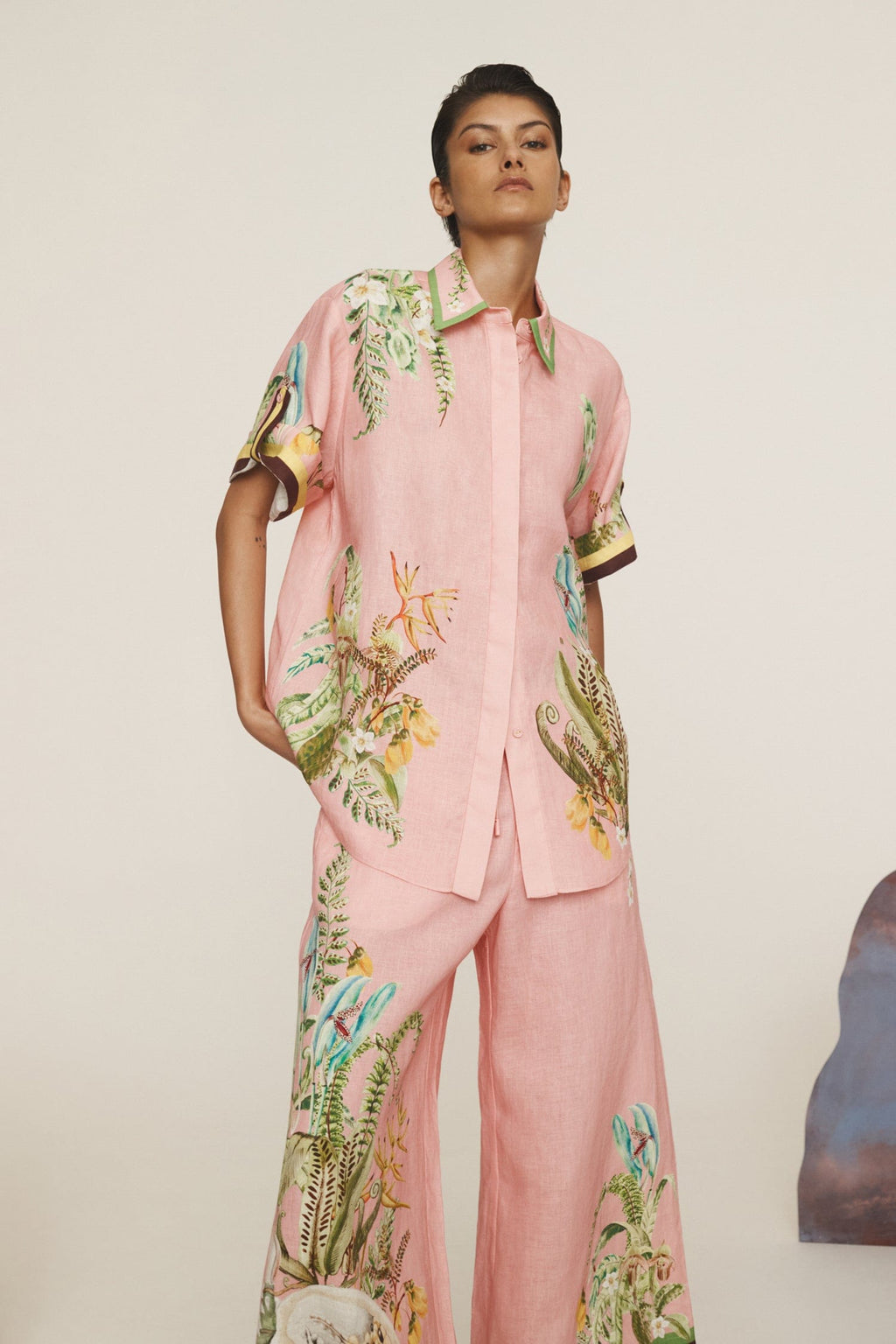 0111 ALÉMAIS

Papaya Shirt & Pant Set