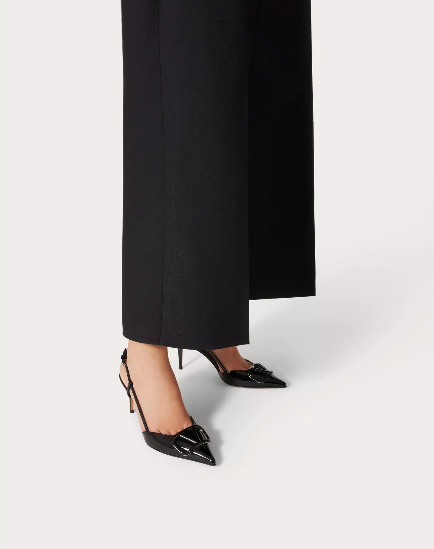 VALENTINO VLOGO SIGNATURE PATENT LEATHER SLINGBACK PUMP 80MM